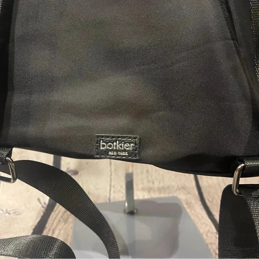 NWOT Botkier New York Black Mini Trigger Backpack - Picture 8 of 14